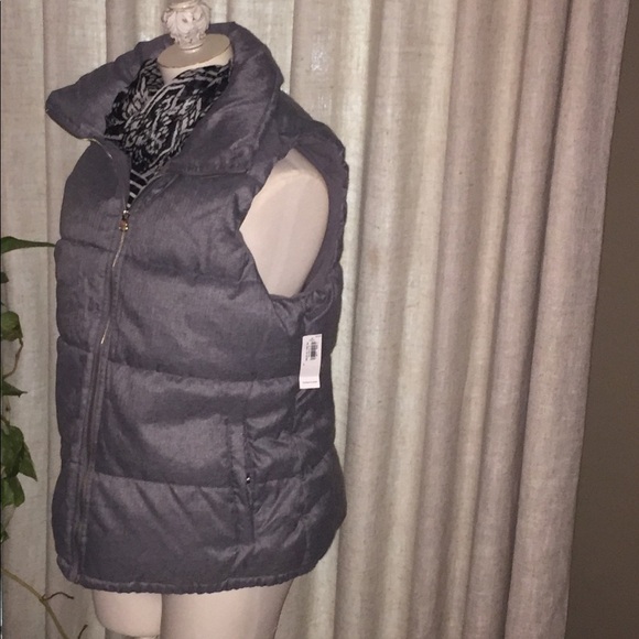 Old Navy Puffer Vest Dark Grey - L NWT - Picture 2 of 5